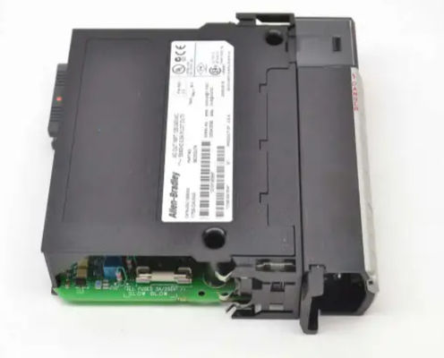 1756-OA16 Allen Bradley ControlLogix 16-точечный модуль управления 120-140 вольт переменного тока