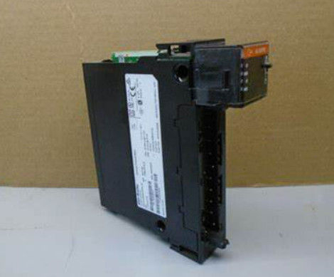 1756-OA16 Allen Bradley ControlLogix 16-точечный модуль управления 120-140 вольт переменного тока