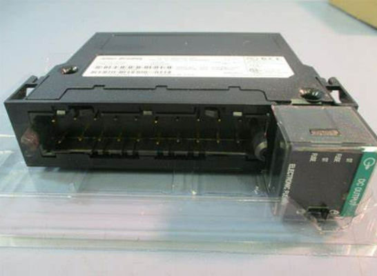 1756-OB16E Allen Bradley ControlLogix 16-точечный модуль управления напряжением 12-24 вольта постоянного тока