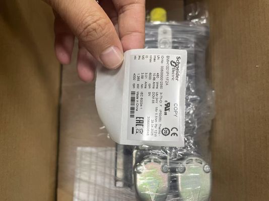Сервомотор Schneider BMH1001P11F2A с тормозом Lexium 32 3.3Nm 6000rpm Ключевой вал IP54 128bit Encoder