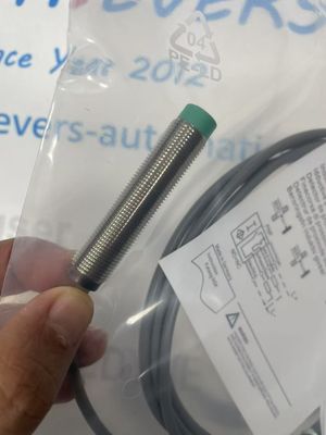 Siemens 3RG4022-0CD00 Индуктивный коммутатор близости