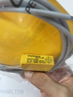 Turck BI5U-Q12-AP6X2 Индуктивный датчик Intel Atom E3827 Тип процессора и ограничение крутящего момента работы, установленные параметрами