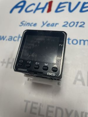 Omron E5CD-CX2A6M-000 Цифровой контроллер температурыkg Оригинальный с герметизированным номером продукции BSW000R