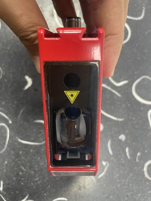 Оптический датчик расстояния Leuze ODSL 96B M/C66-S12