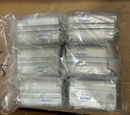 Цилиндр Festo Compact ADVU-32-30-P-A