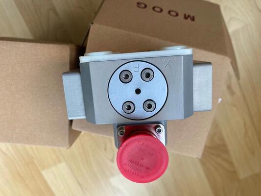 Электрогидравлический сервоклапан MOOG J761-003