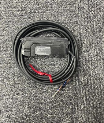 Цифровой оптоволоконный датчик KEYENCE FS-N11P с выходом PNP Тип кабеля основного блока