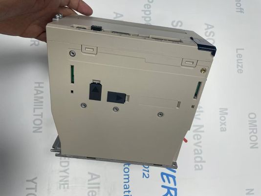 M12 Тип конструкции Yaskawa SGD7S-180A30B202 Аналоговое управление с расширенными функциями и рассеиванием мощности ≤ 0,7 Вт