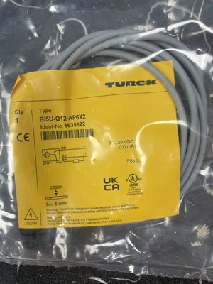 Индуктивный датчик Turck BI5U-Q12-AP6X2