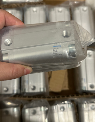 Цилиндр Festo Compact ADVU-32-40-P-A